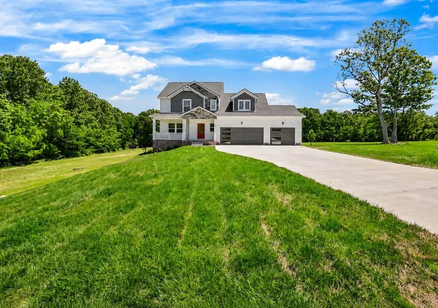 1st image of 233 Lewis Grant Ln, Southside, TN 37171 | MLS# 3281012