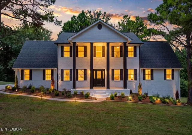 3rd image of 12801 Peach View Dr, Knoxville, TN 37922 | MLS# 3302098
