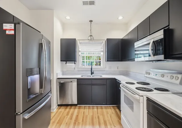 Photo 4 of Condo for sale at 3110 W End Cir #16, Nashville, TN 37203 | MLS# 3304724 | Listing updated on 2026-08-30