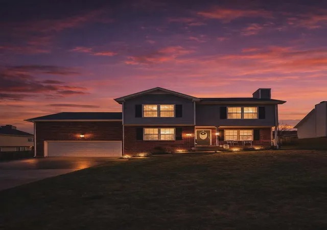 2nd image of 3167 Cross Ridge Dr, Clarksville, TN 37040 | MLS# 3525680