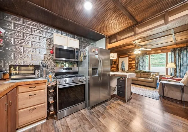 1st image of 1976 Crossville Hwy, Sparta, TN 38583 | MLS# 3281100
