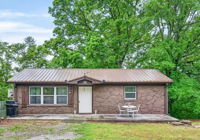 2nd image of 1976 Crossville Hwy, Sparta, TN 38583 | MLS# 3281100