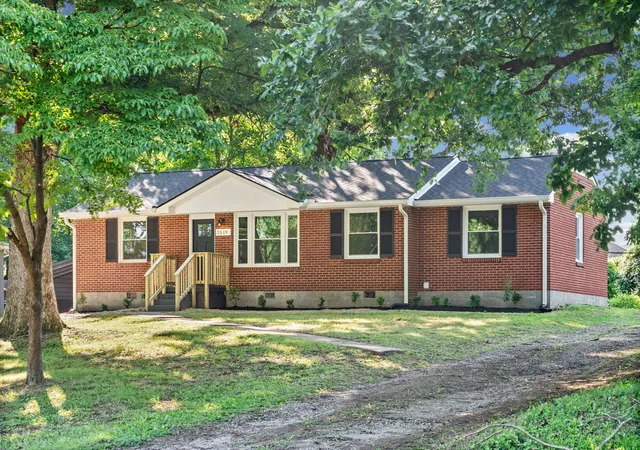 2nd image of 2519 Timberwood Dr, Clarksville, TN 37040 | MLS# 3302541