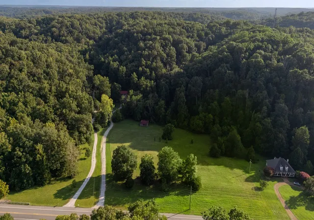 Photo 4 of Single family home for sale at 3949 New Hwy 96 W, Franklin, TN 37064 | MLS# 3516157 | Listing updated on 2026-09-29