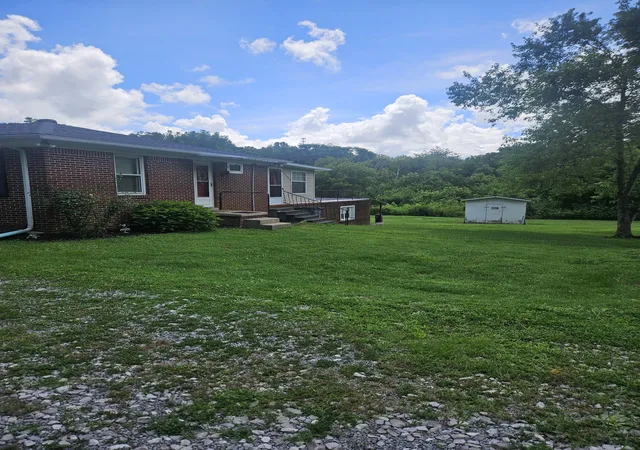 Photo 2 of Single family home for sale at 1490 S Long Crk Rd, Lafayette, TN 37083 | MLS# 3281317 | Listing updated on 2026-07-15