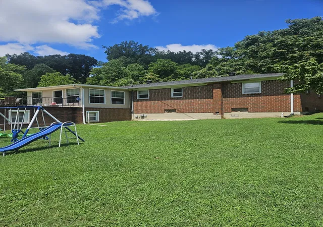 Photo 3 of Single family home for sale at 1490 S Long Crk Rd, Lafayette, TN 37083 | MLS# 3281317 | Listing updated on 2026-07-15