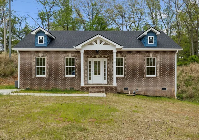 Photo 2 of Single family home for sale at 613 Hill Rd, Clarksville, TN 37040 | MLS# 3297880 | Listing updated on 2026-08-20