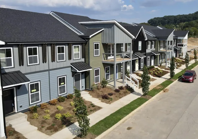 1st image of 2429 E 17th Street, Chattanooga, TN 37404 | MLS# 3281120