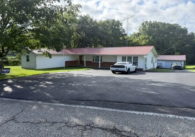 Single family home for sale at 43 Danville Rd, Big Sandy, TN 38221 | MLS# 3281363