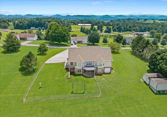 Photo 4 of Single family home for sale at 125 County Rd 429, Englewood, TN 37329 | MLS# 3281375 | Listing updated on 2026-08-24