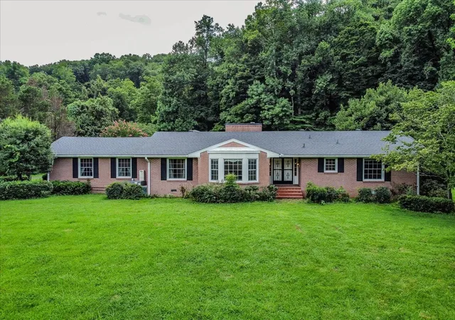 2nd image of 1002 Allenwood Dr, Ashland City, TN 37015 | MLS# 3281407