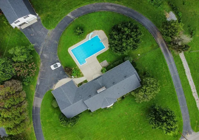 3rd image of 1002 Allenwood Dr, Ashland City, TN 37015 | MLS# 3281407