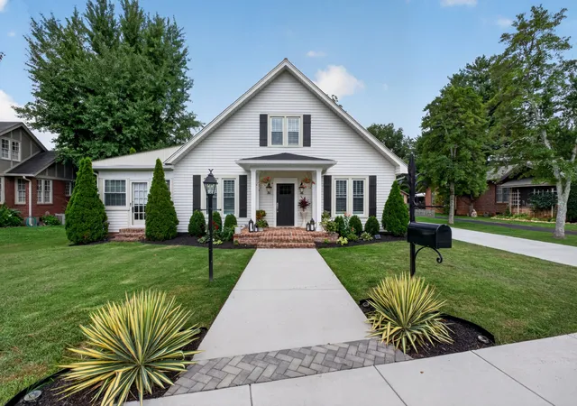 1st image of 105 Ross Ave, Mc Minnville, TN 37110 | MLS# 3288217