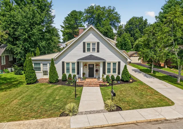 Photo 4 of Single family home for sale at 105 Ross Ave, Mc Minnville, TN 37110 | MLS# 3288217 | Listing updated on 2026-08-20