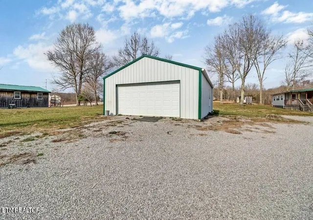Photo 3 of Single family home for sale at 2546 Peavine Rd, Crossville, TN 38571 | MLS# 3282349 | Listing updated on 2026-08-20