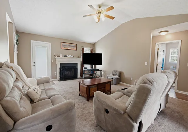 Photo 3 of Single family home for sale at 710 Pinehurst Pt, Mount Juliet, TN 37122 | MLS# 3305111 | Listing updated on 2026-07-27