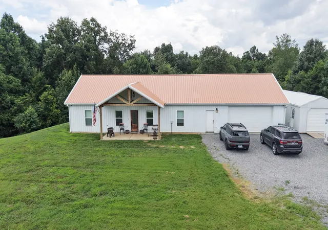 Photo 3 of Single family home for sale at 4423 Highland Rd, Lafayette, TN 37083 | MLS# 3282390 | Listing updated on 2026-10-05