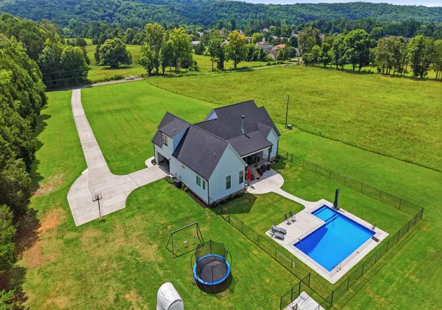 3rd image of 6979 Mouse Creek Road Nw, Cleveland, TN 37312 | MLS# 3512789