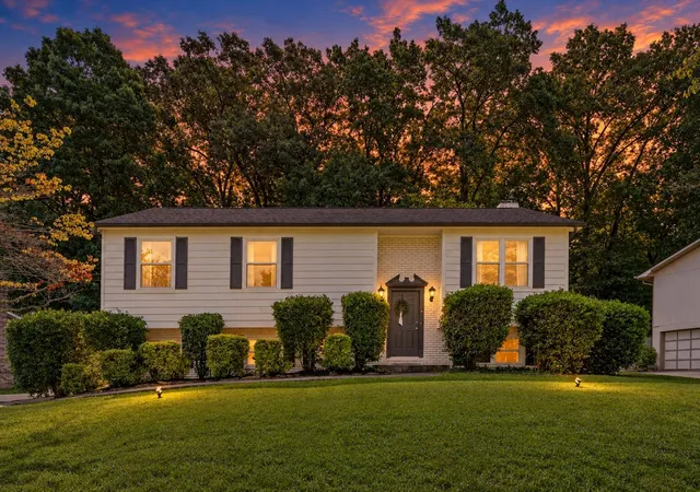 Photo 1 of Single family home for sale at 5974 Westmere Dr, Knoxville, TN 37909 | MLS# 3282400 | Listing updated on 2026-10-09