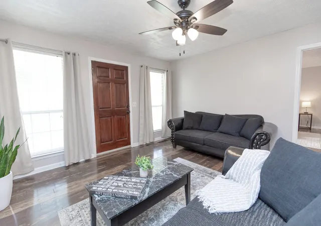 Photo 3 of Single family home for sale at 516 Ashlawn Cir, Nashville, TN 37211 | MLS# 3282518 | Listing updated on 2026-09-06