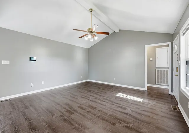 5th image of 205 Sheridan Cir, Hopkinsville, KY 42240 | MLS# 3286012