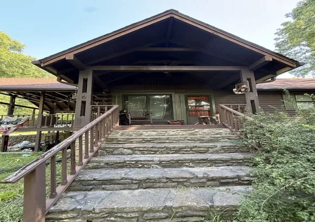 2nd image of 162 Tracy Rd, Hohenwald, TN 38462 | MLS# 3284077