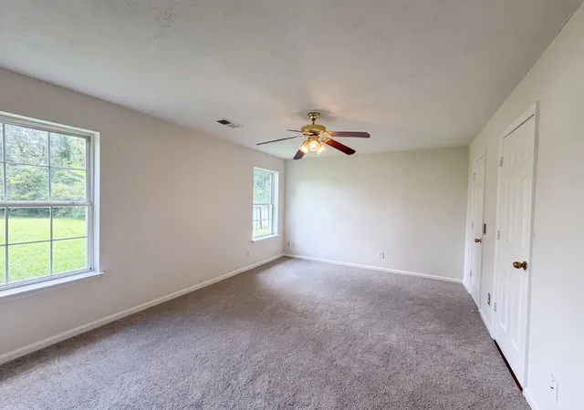 Photo 3 of Single family home for sale at 499 Holland Ridge Dr, La Vergne, TN 37086 | MLS# 3283653 | Listing updated on 2026-09-24