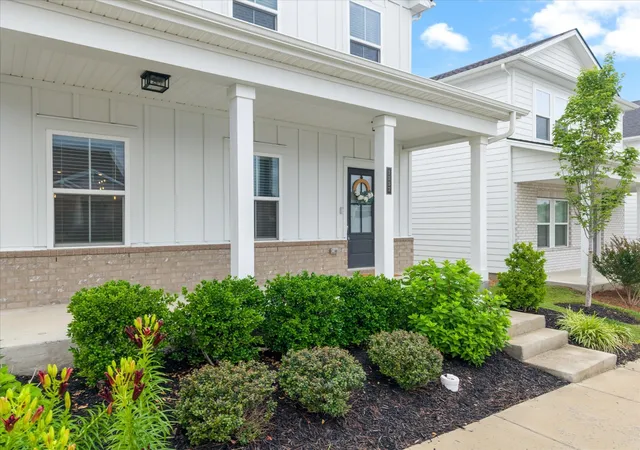 Photo 2 of Single family home for sale at 1337 Carriage Park Dr, Hermitage, TN 37076 | MLS# 3285966 | Listing updated on 2026-10-02