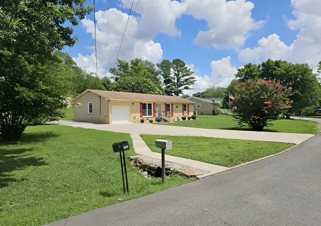 2nd image of 651 Lynnwood Ave, Lewisburg, TN 37091 | MLS# 3315910