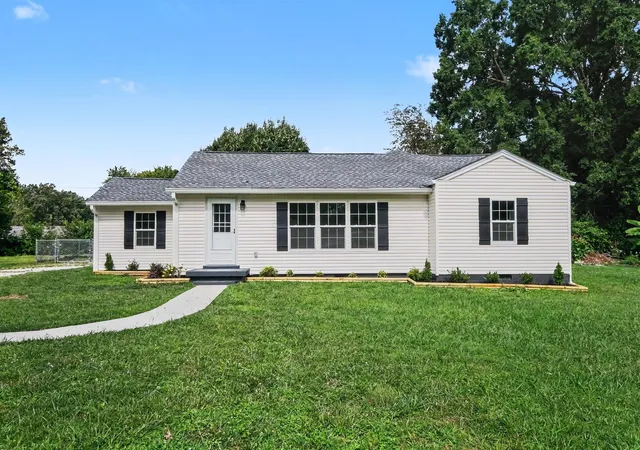 1st image of 206 Bragg Cir, Tullahoma, TN 37388 | MLS# 3283745