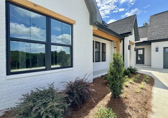 Photo 3 of Single family home for sale at 20 Natures Cvs, Florence, AL 35630 | MLS# 3283804 | Listing updated on 2026-07-16