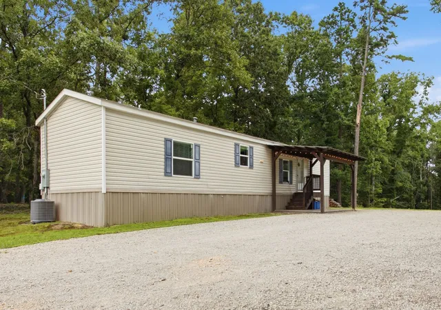image of 261 Joe Ave, Hohenwald, TN 38462 | MLS# 3302286