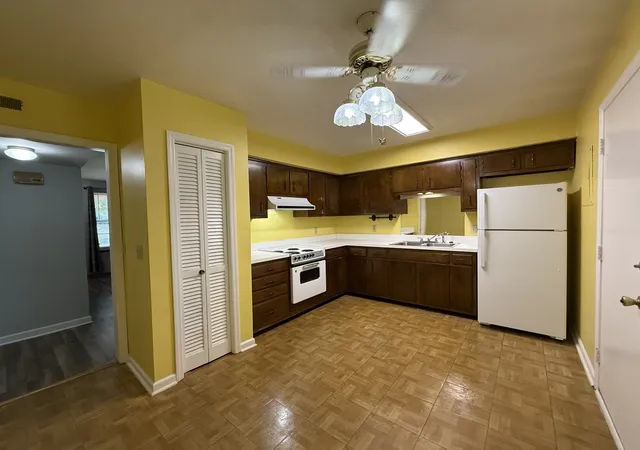 Listing Photo 4 - Condo for sale in building located at 314 Deer Lake Dr, Nashville, TN 37221