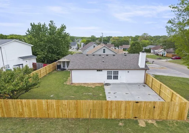 Photo 2 of Single family home for sale at 421 Cedar Park Cir, La Vergne, TN 37086 | MLS# 3283829 | Listing updated on 2026-09-02