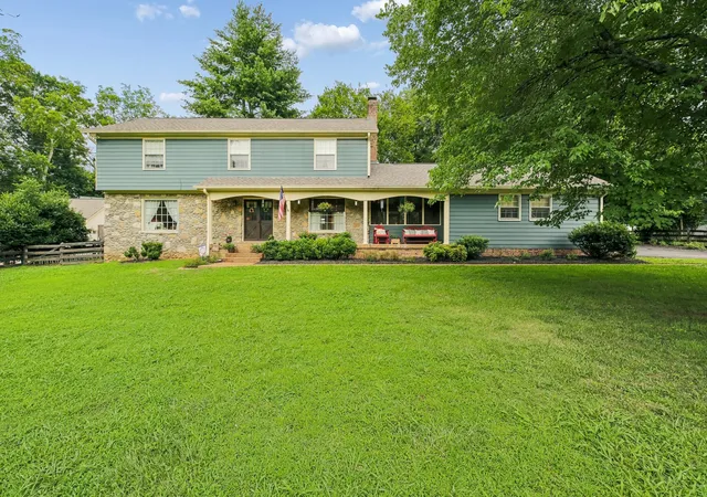 Photo 1 of Single family home for sale at 178 Meadowlake Dr, Hendersonville, TN 37075 | MLS# 3283827 | Listing updated on 2026-09-13