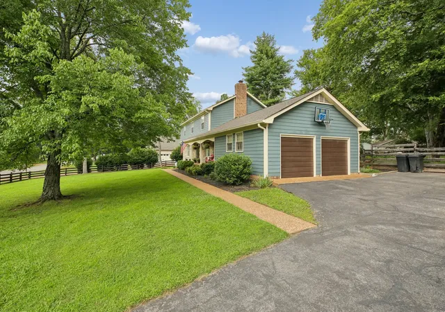 Photo 3 of Single family home for sale at 178 Meadowlake Dr, Hendersonville, TN 37075 | MLS# 3283827 | Listing updated on 2026-09-13