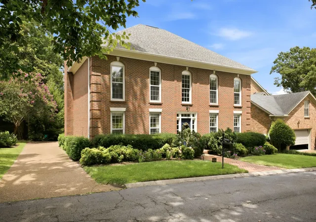 Photo 1 of Single family home for sale at 303 Charlesgate Pl, Nashville, TN 37215 | MLS# 3620246 | Listing updated on 2026-10-20
