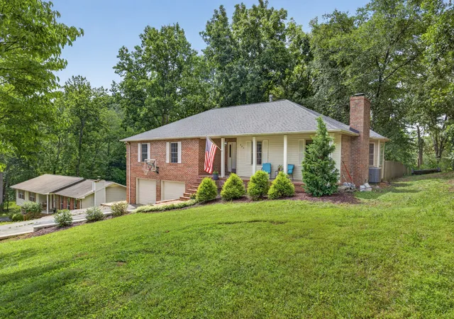 Photo 1 of Single family home for sale at 864 Spring Valley Rd, Cookeville, TN 38501 | MLS# 3297813 | Listing updated on 2026-09-08