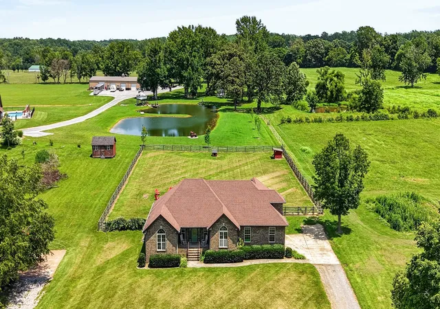 1st image of 530 Thompson Ln, Portland, TN 37148 | MLS# 3304709