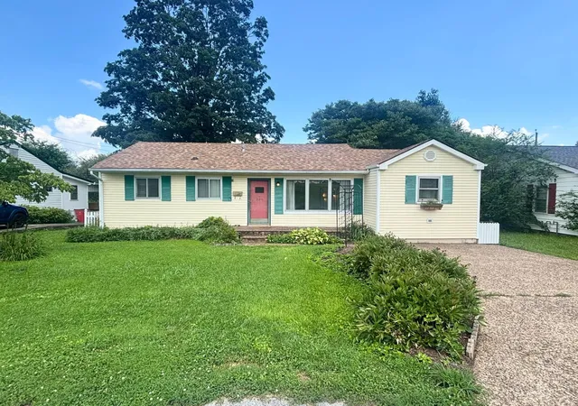 1st image of 306 Brentwood St, Hopkinsville, KY 42240 | MLS# 3285575