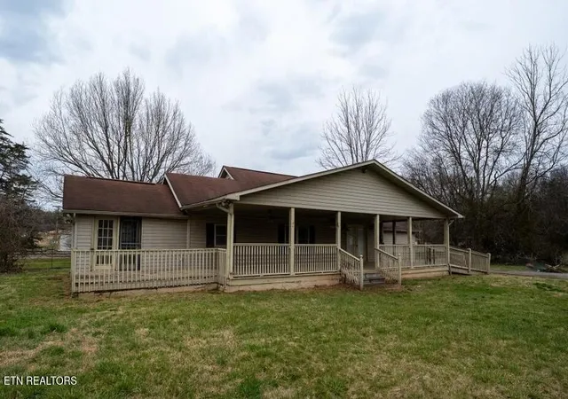 Photo 3 of Single family home for sale at 7011 Shell Lane, Knoxville, TN 37918 | MLS# 3528391 | Listing updated on 2026-08-28