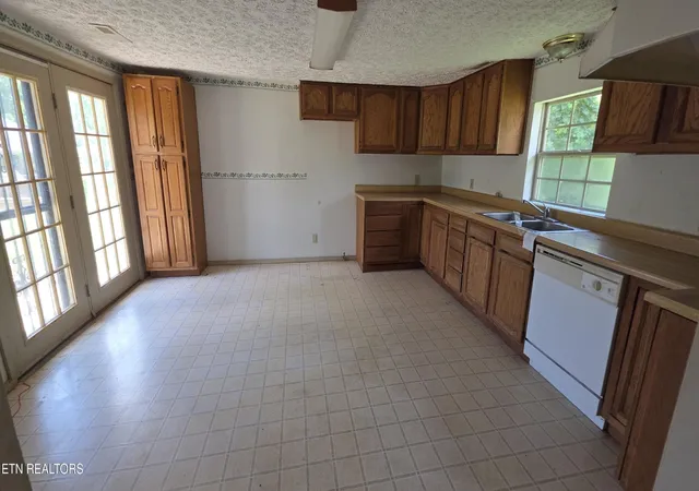 Photo 3 of Single family home for sale at 7011 Shell Lane, Knoxville, TN 37918 | MLS# 3528391 | Listing updated on 2026-08-28