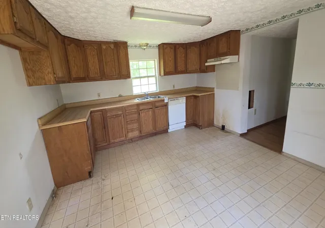 Photo 4 of Single family home for sale at 7011 Shell Lane, Knoxville, TN 37918 | MLS# 3528391 | Listing updated on 2026-08-28