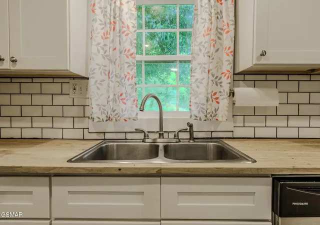 5th image of 5202 Murphy Rd, Knoxville, TN 37918 | MLS# 3285586