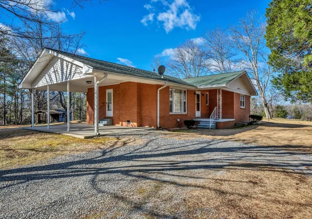 Photo 3 of Single family home for sale at 3355 Highway 47 N, White Bluff, TN 37187 | MLS# 3285991 | Listing updated on 2026-08-20