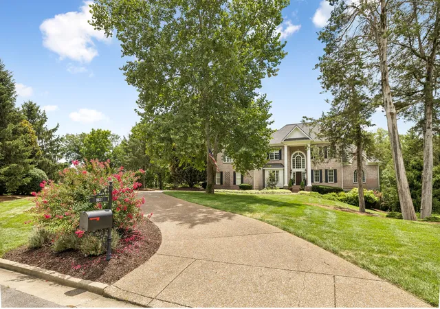 Photo 2 of Mansion for sale at 9631 Mitchell Pl, Brentwood, TN 37027 | MLS# 3298512 | Listing updated on 2026-08-27