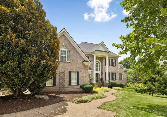 Photo 3 of Single family home for sale at 9631 Mitchell Pl, Brentwood, TN 37027 | MLS# 3298512 | Listing updated on 2026-08-27