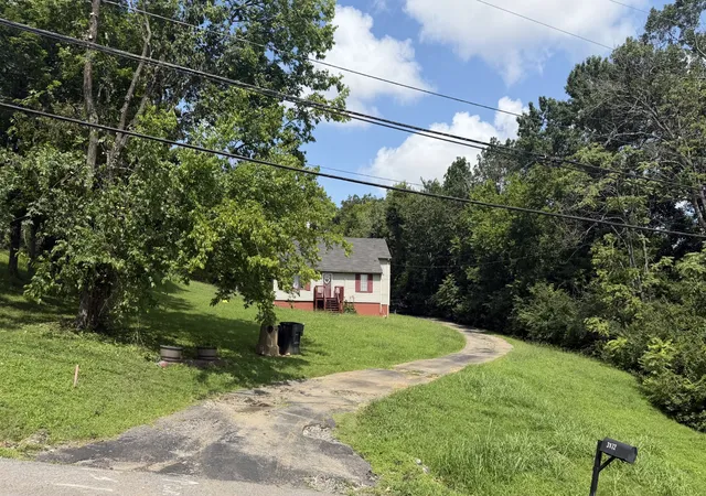 Photo 3 of Sale Pending at 3872 Hutson Ave, Nashville, TN 37216 | MLS# 3285987 | Listing updated on 2026-09-07