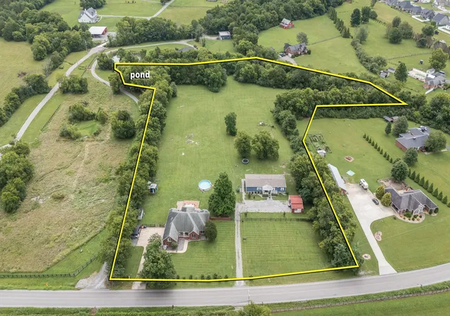 Photo 3 of Single family home for sale at 9741 Midland Rd, Bell Buckle, TN 37020 | MLS# 3525878 | Listing updated on 2026-09-20