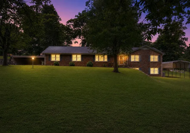 1st image of 102 Jefferson Dr, Columbia, TN 38401 | MLS# 3287571
